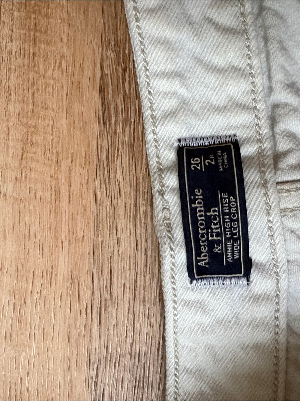 Abercrombie & Fitch White High-Rise Wide Leg Crop Jeans - Annie - Picture 4 of 5